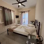 Paradise Garden Paros פיסו ליבאדי