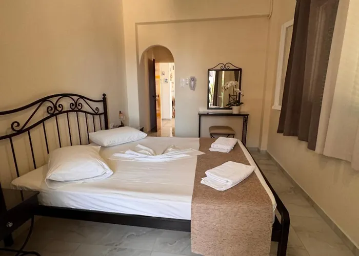 Paradise Garden Paros * פיסו ליבאדי